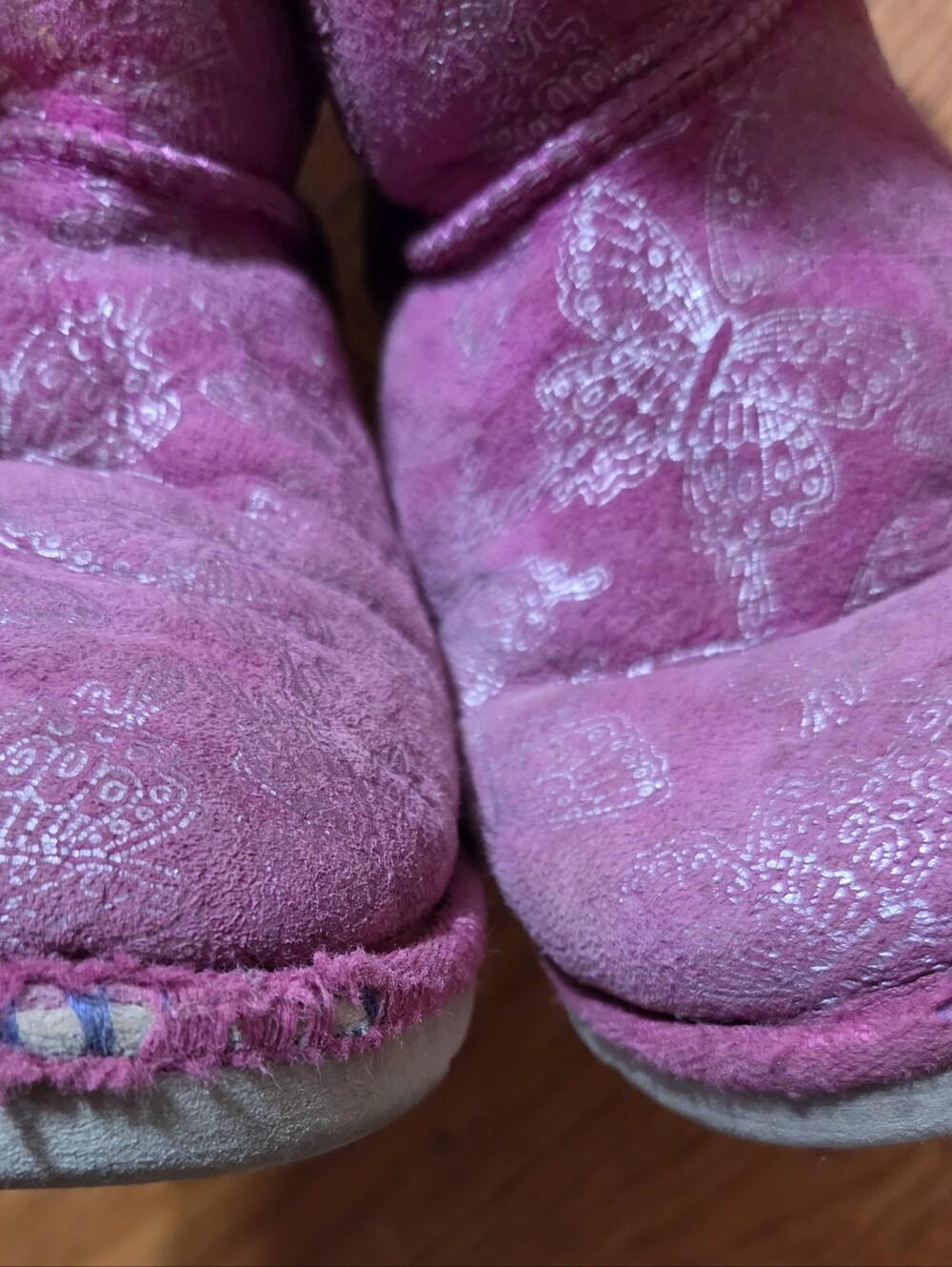 Pink ugg Boots - Picture 5 of 10